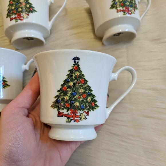 Sea Gull fine china Christmas tree set of 4 mugs - Picture 5 of 9